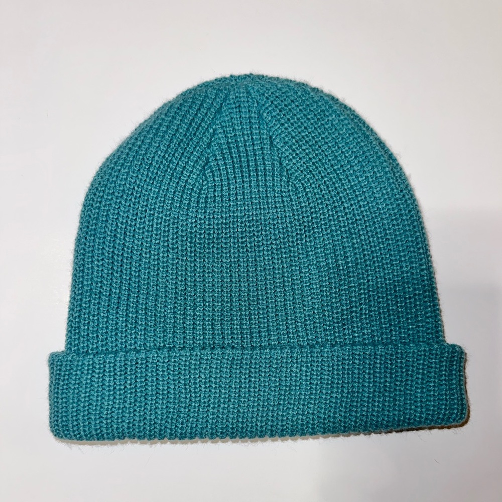 turquoise blue new never worn burton beanie